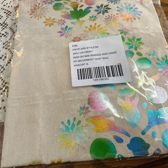 FP Movement Gift Bag in FNTFLWR Buti NWT $20R - Picture 7 of 8